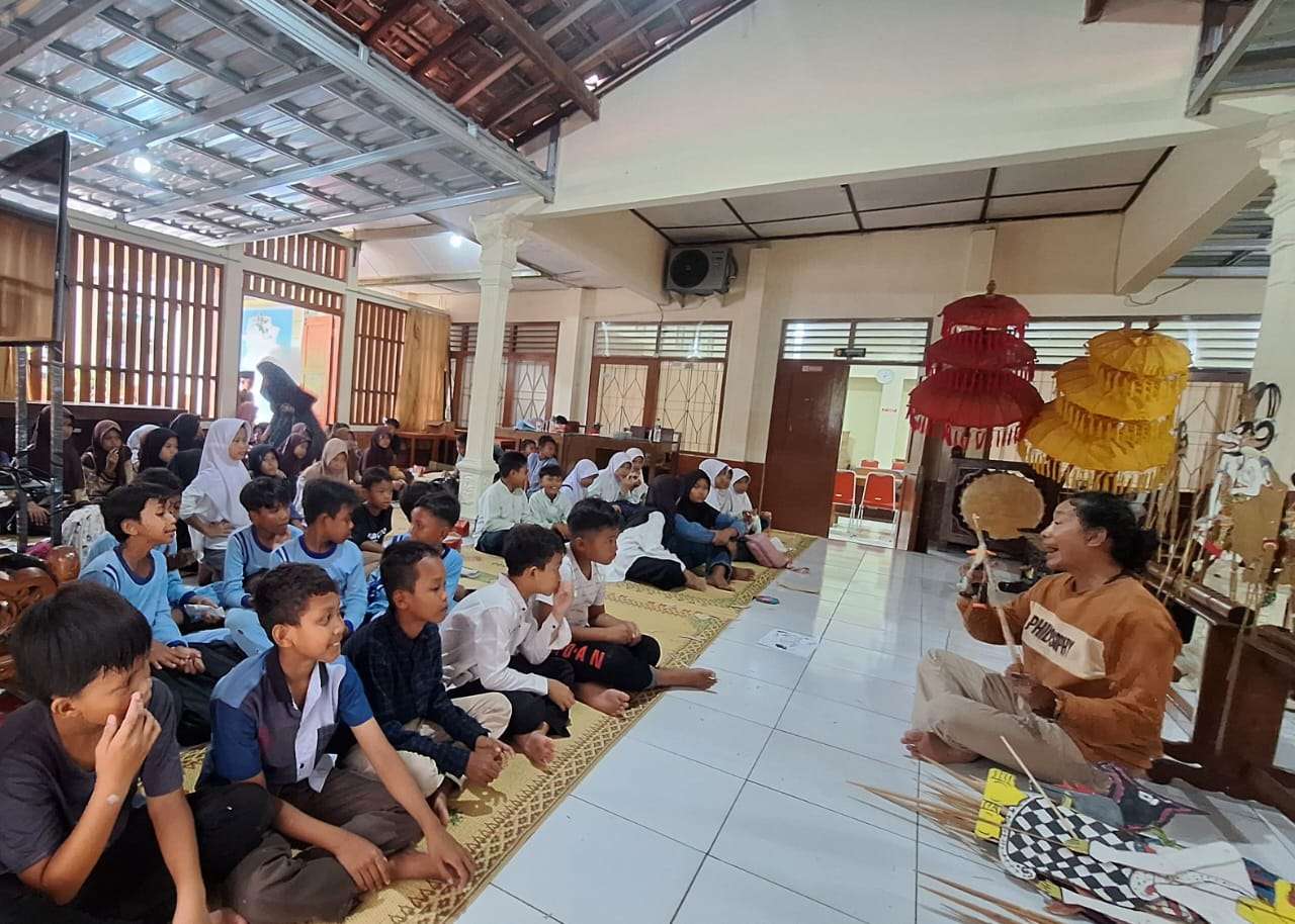 Revolusi Seni Wayang, AKNSBY Ubah Kardus Bekas Jadi Warisan Budaya
