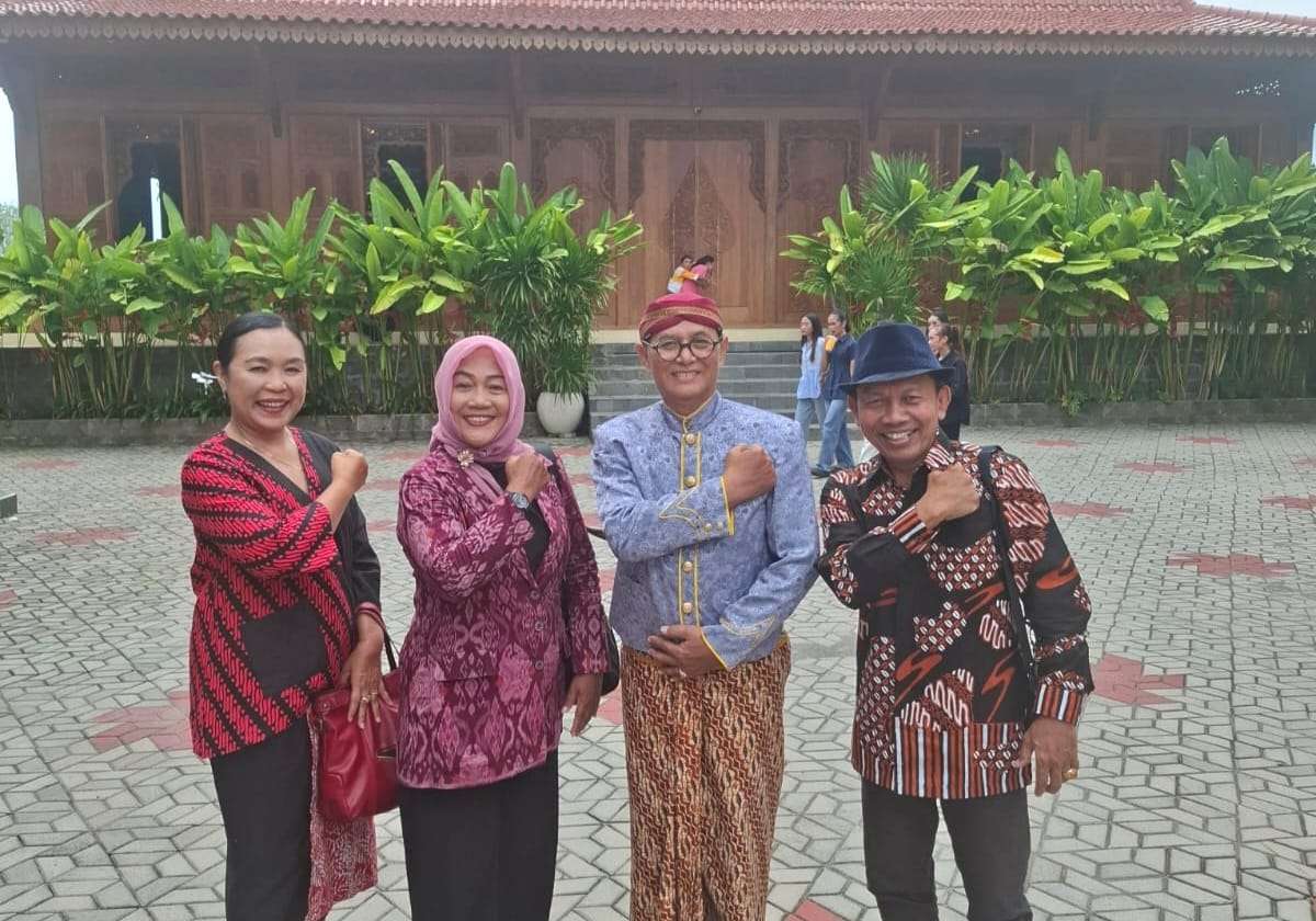 Di Sanggar Tari Kusuma Aji Klaten, Direktur AKNSBY Berikan Materi Saat Uji Kompetensi