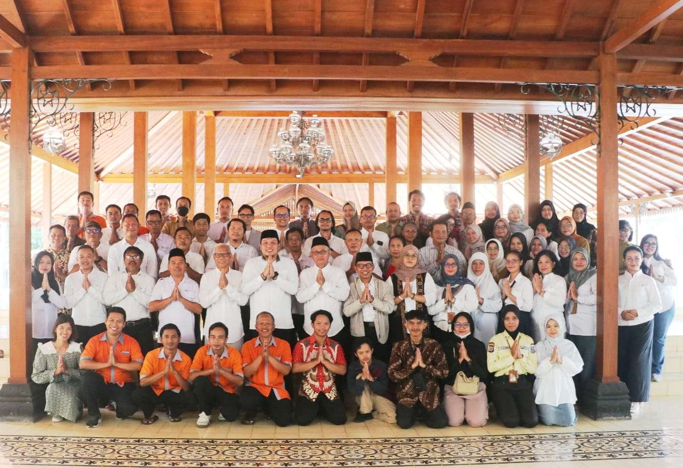 Keluarga Besar AKNSBY Gelar Halal Bihalal